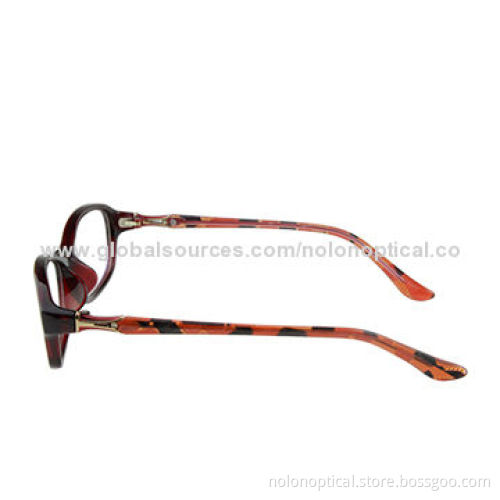 Merchandising Glasses with Casting Logo Decoration